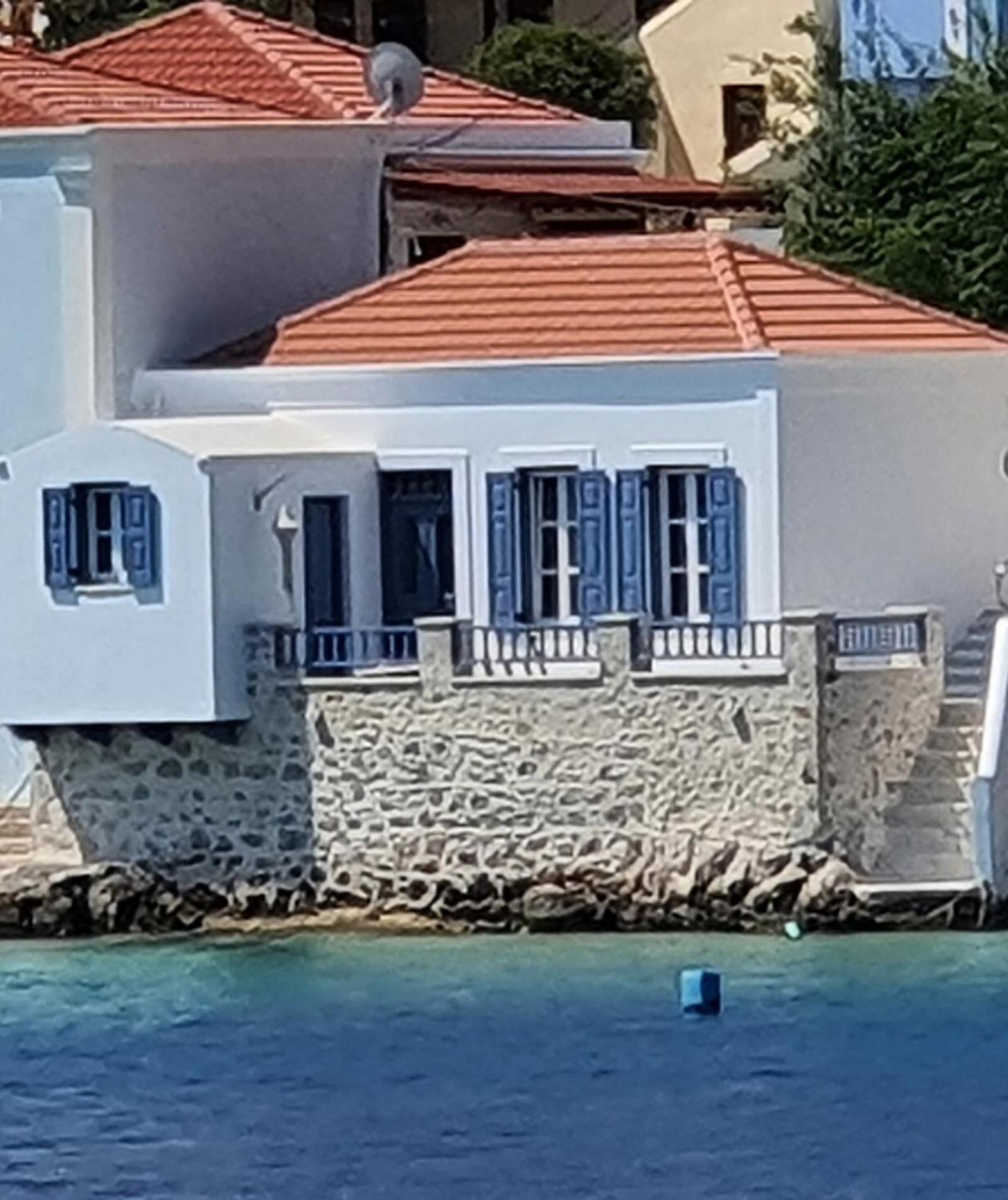 Halki Sea Breeze - A Waterfront Villa Екстериор снимка